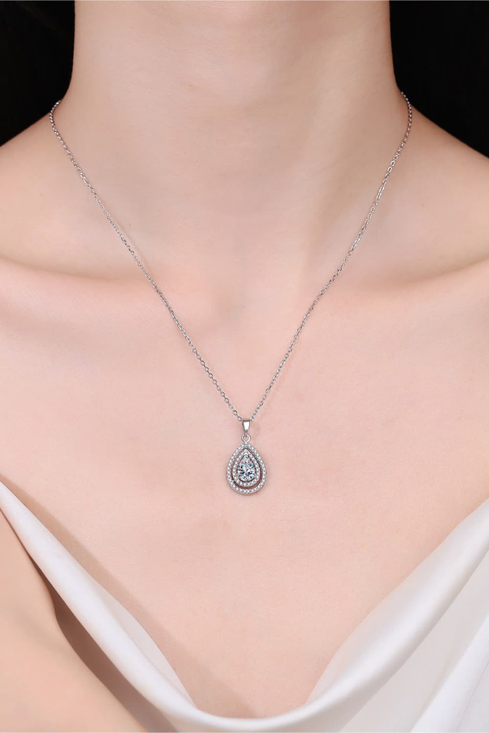 1 Carat Moissanite Teardrop Pendant Necklace 8a72538f91b24bdead1f423baef2b1d7-Max Trendsi