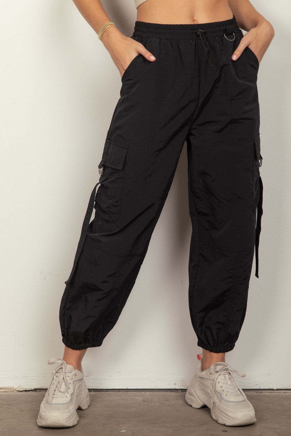 VERY J Elastic Waist Woven Cargo Pants Black 8ae6c362-5fb0-4521-a738-a92a13b25f22-Max Trendsi