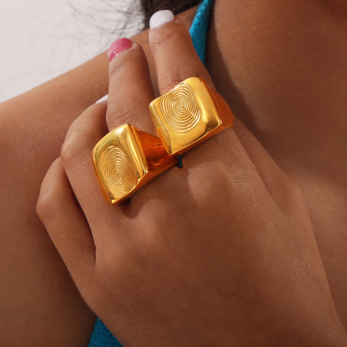 Titanium Steel Fingerprint Signet Ring Gold 8dc0c120-1b72-45b9-9854-c6c637fb6482-Max Trendsi