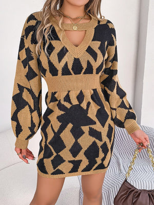 Contrast Round Neck Cutout Long Sleeve Mini Sweater Dress 8e773efb430d4653b07fdfcb00025372-Max Glownestbest