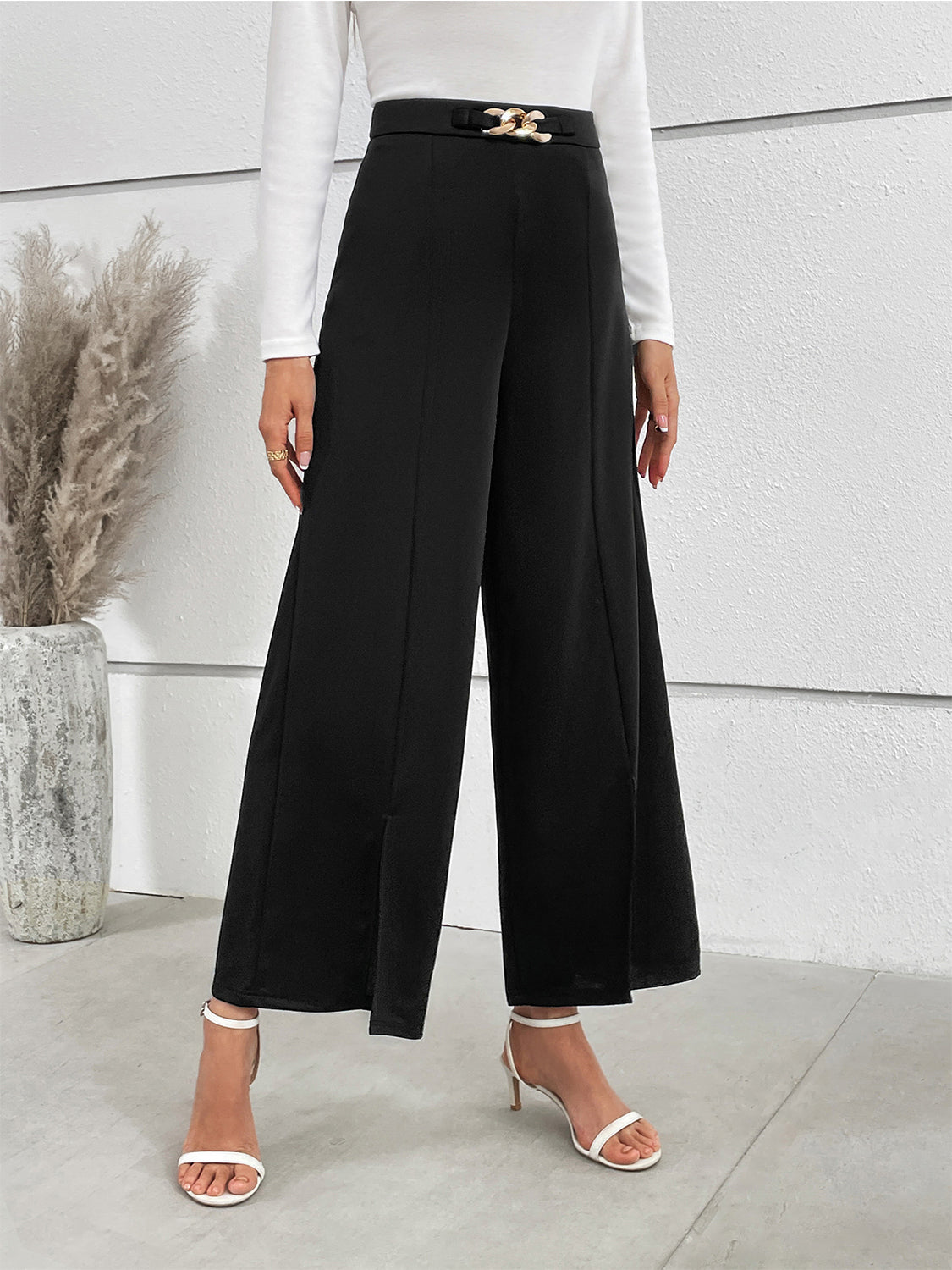 Honey Chain Detail Slit Straight Pants Black 90a8bdf15ef04f6fa5530a075e75beae-Max Trendsi