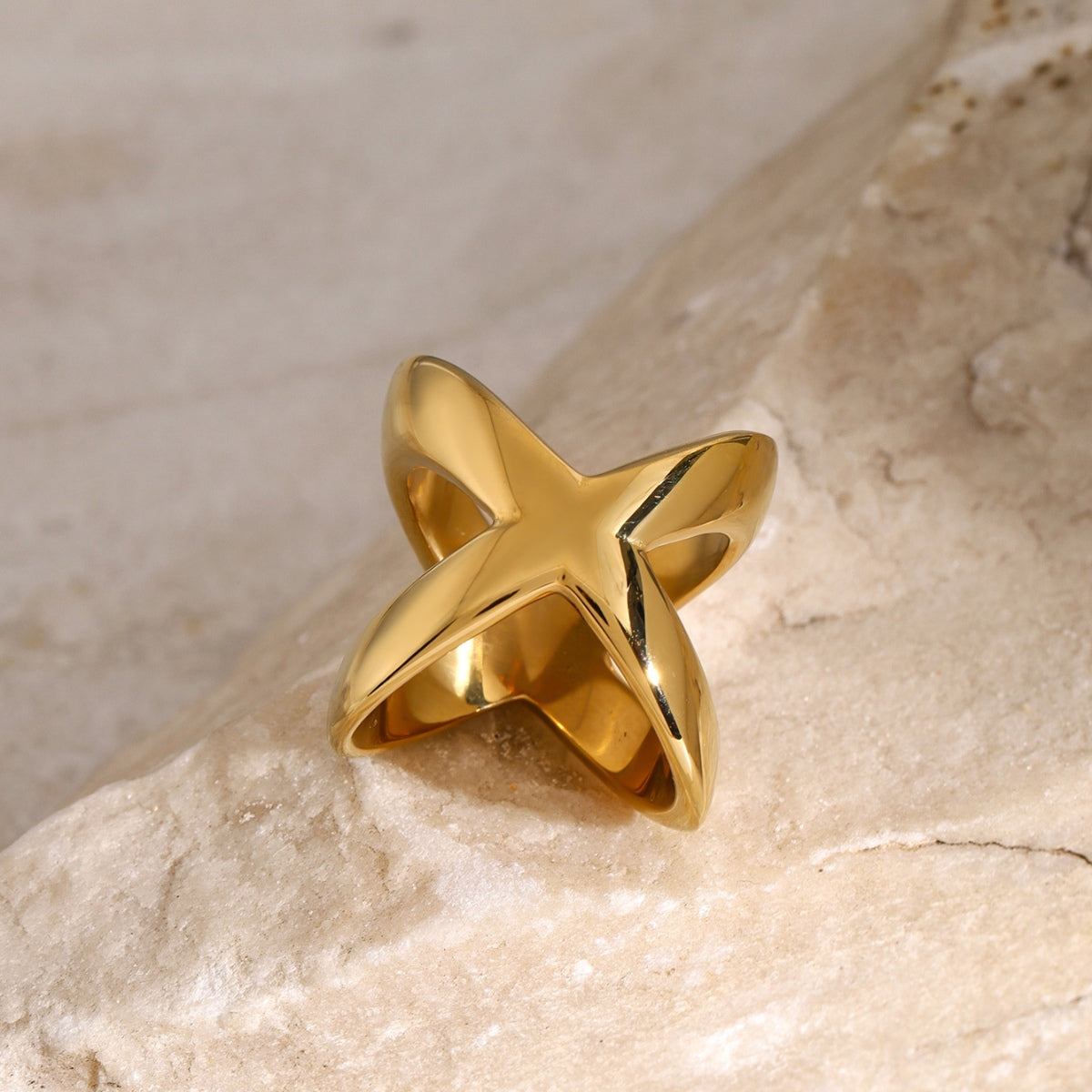 18K Gold-Plated Crisscross Ring 91ea2c83-e2f9-4ebe-a0f3-ee29e59458b9-Max Trendsi