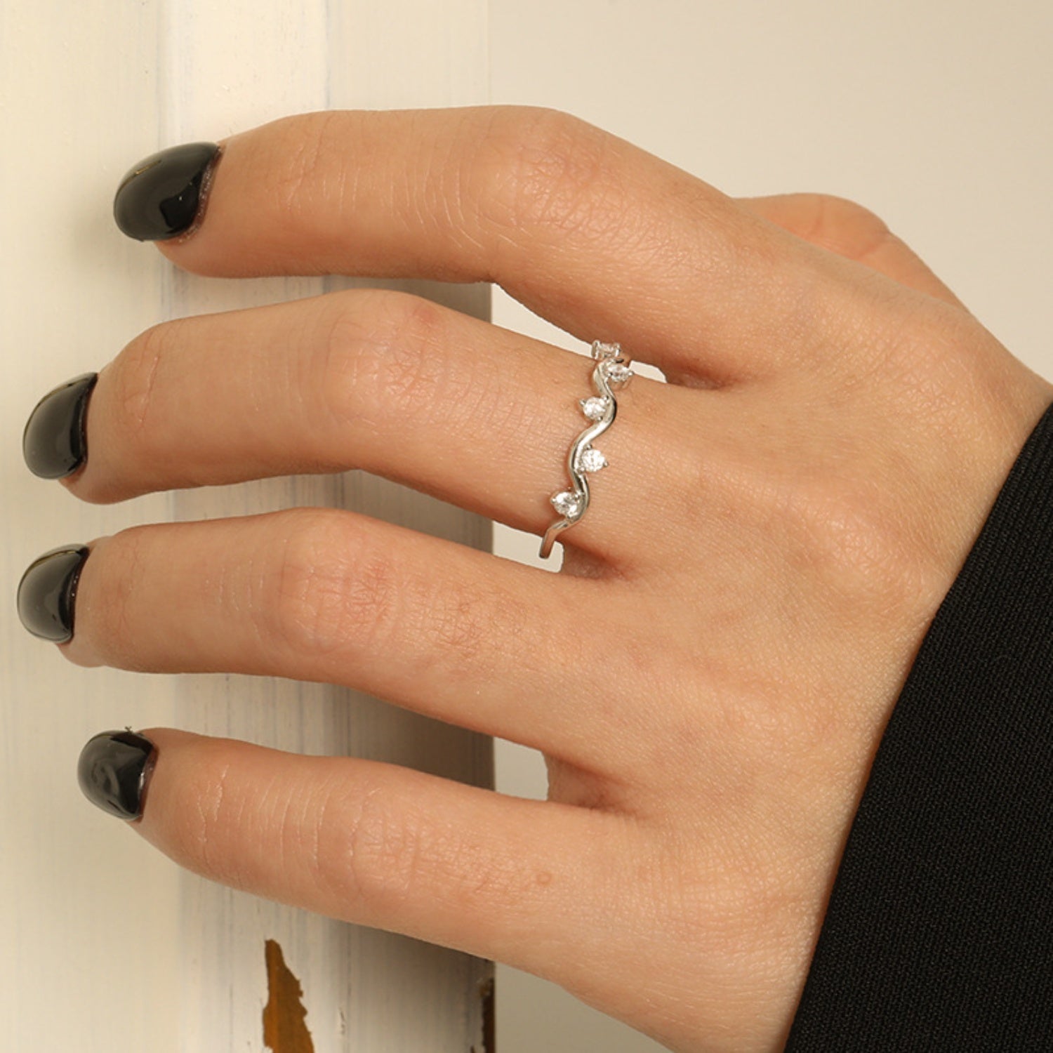 925 Sterling Silver Inlaid Zircon Ring 974e4018-2a66-43c2-a916-c526acd79485-Max Trendsi