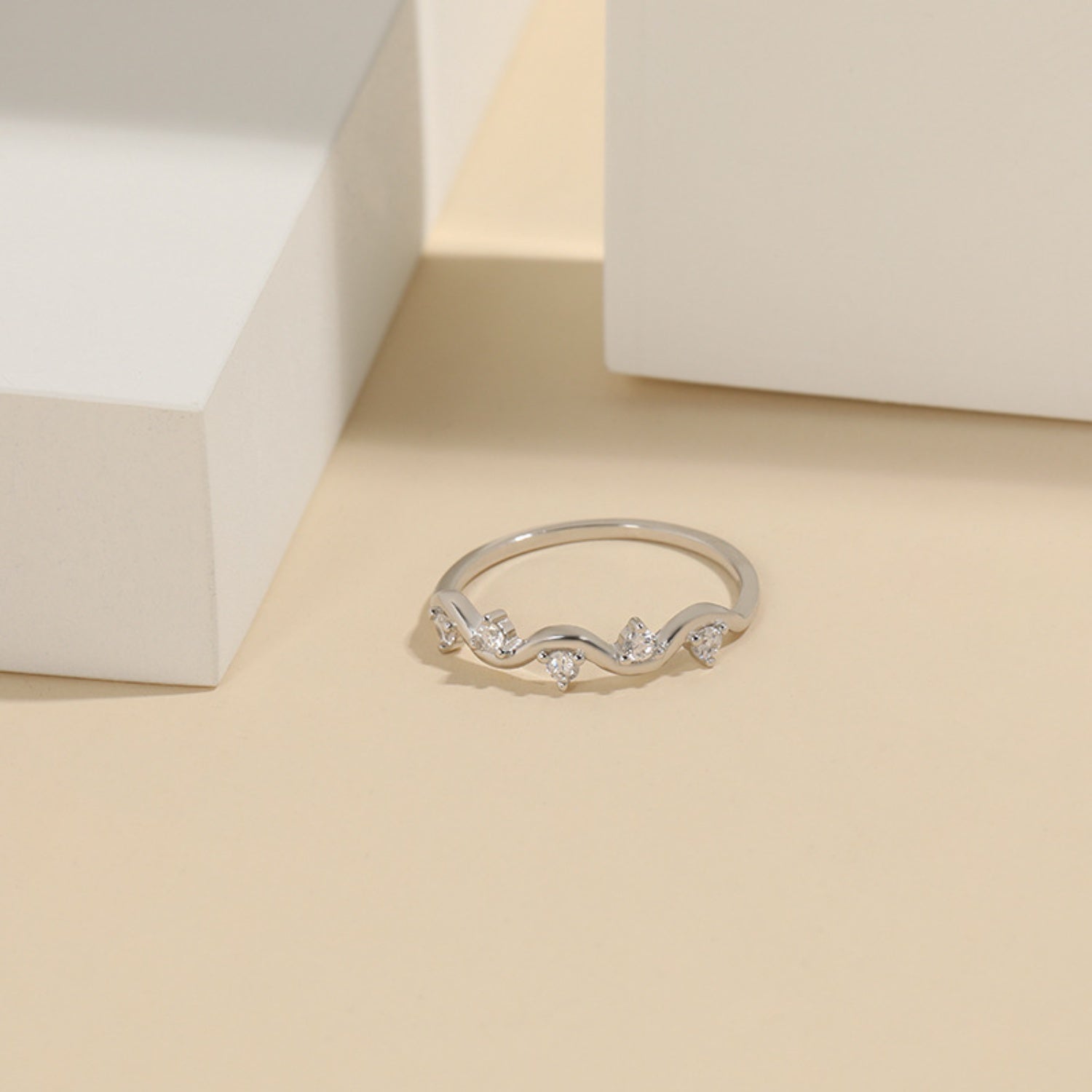 925 Sterling Silver Inlaid Zircon Ring 98d48dd5-532e-4fef-933d-d6187eafc970-Max Trendsi