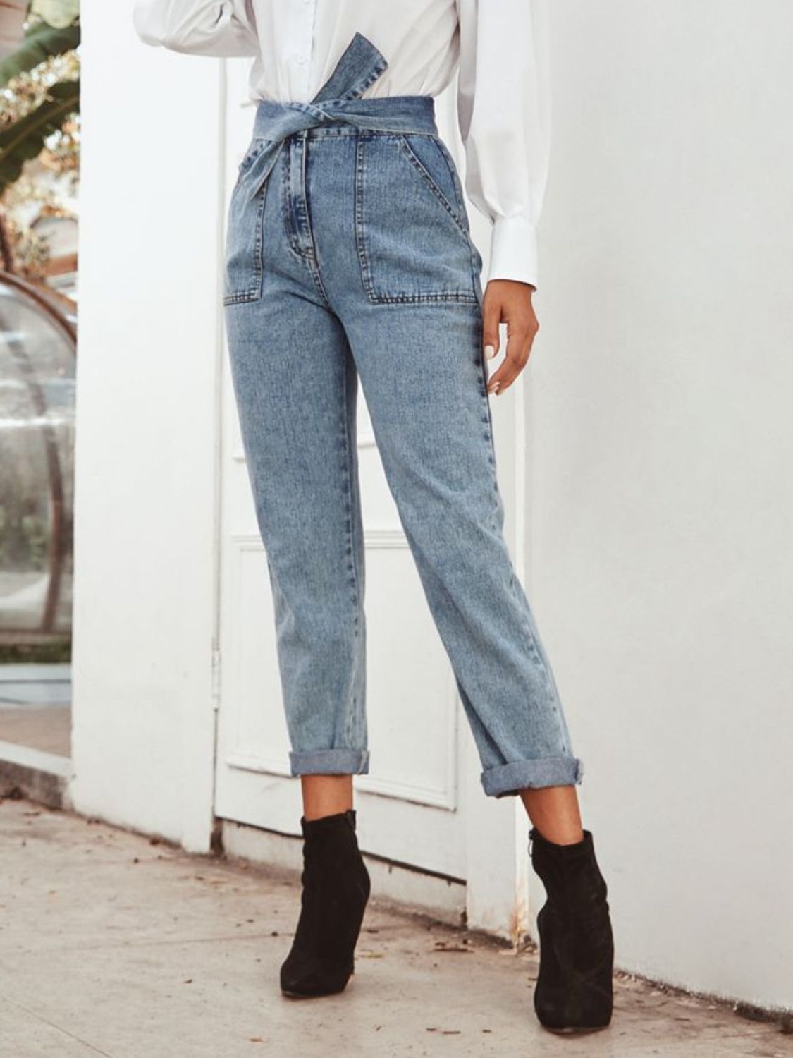 Tied Straight Leg Jeans with Pockets 9bb27e67-8d30-413a-ad7b-ebc35bb4518b-Max Trendsi
