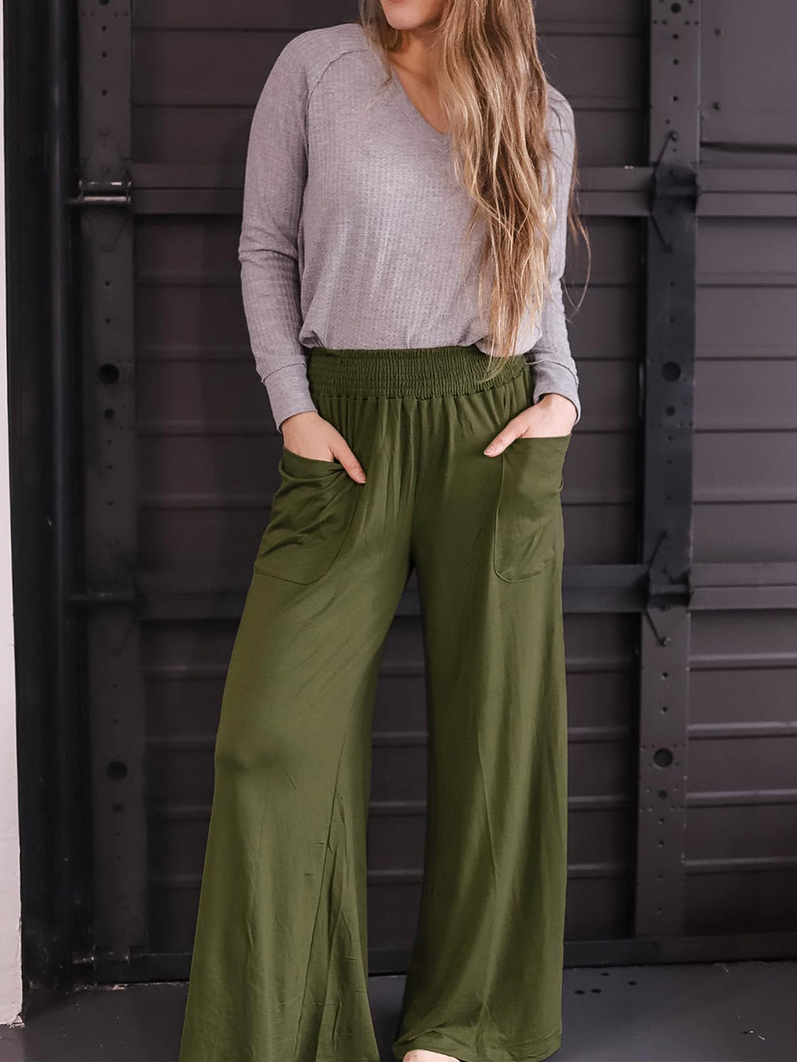 Pocketed Elastic Waist Wide Leg Pants 9c645498-2f82-4f4c-9ef8-c733aa96bd50-Max Trendsi