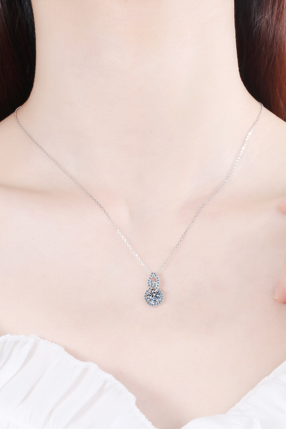 1 Carat Moissanite Pendant Necklace a0b6097c261f444db55e9a9688b1683a-Max Trendsi