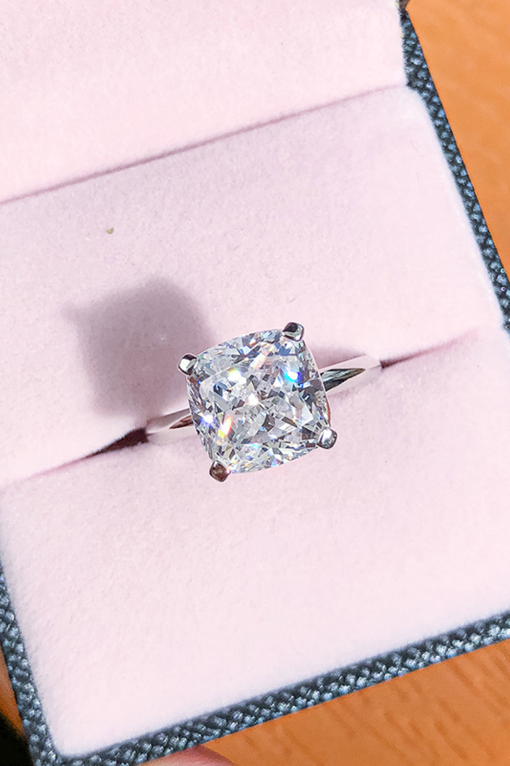 3.5 Carat Zircon 4-Prong Ring a4d02a0fb7ec42c2a0e59da74bc83b39-Max Trendsi