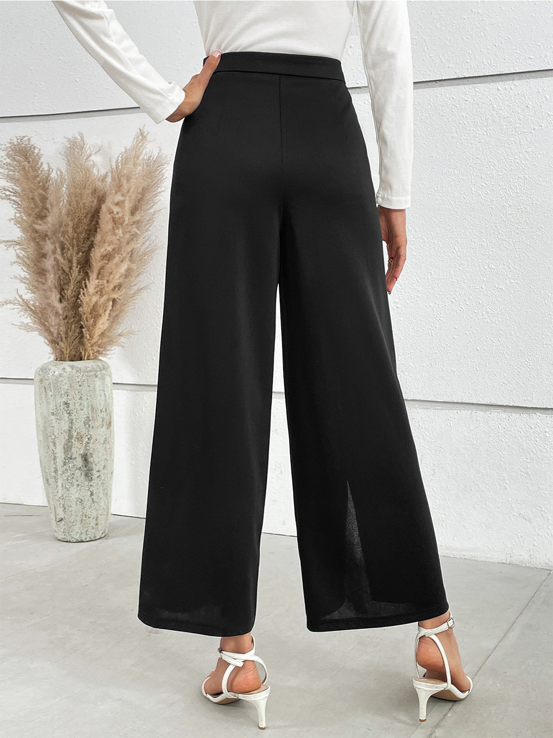 Honey Chain Detail Slit Straight Pants a907682c3a0746b78ec0942331b9e460-Max Trendsi
