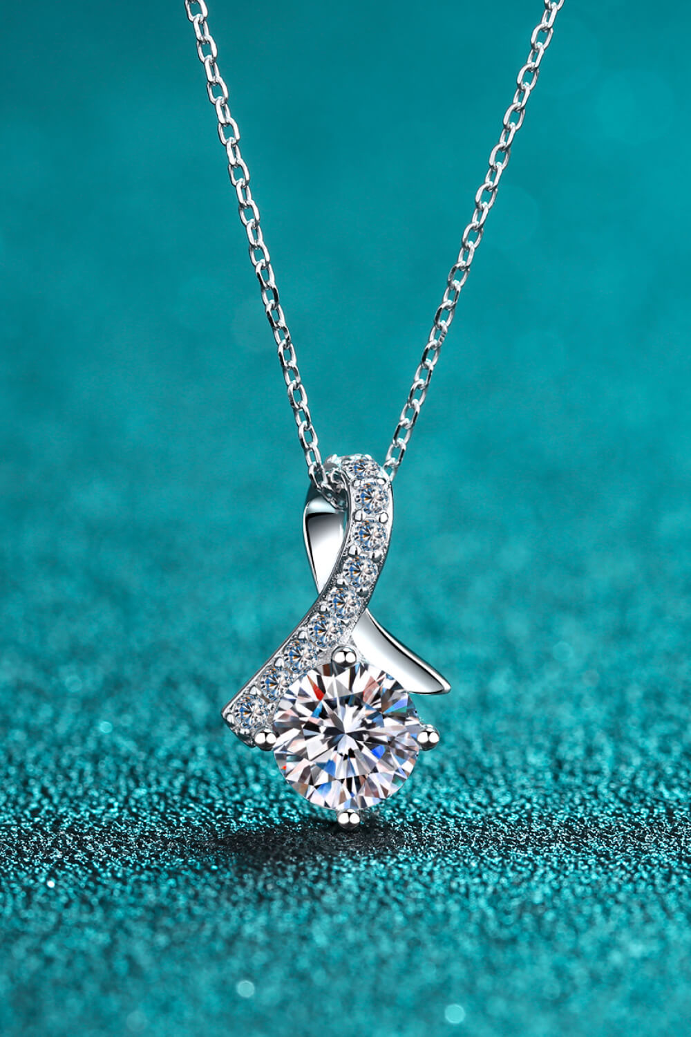 Unique and Chic Moissanite Pendant Necklace a925ba6997cc490e9287429e3284124d-Max Trendsi
