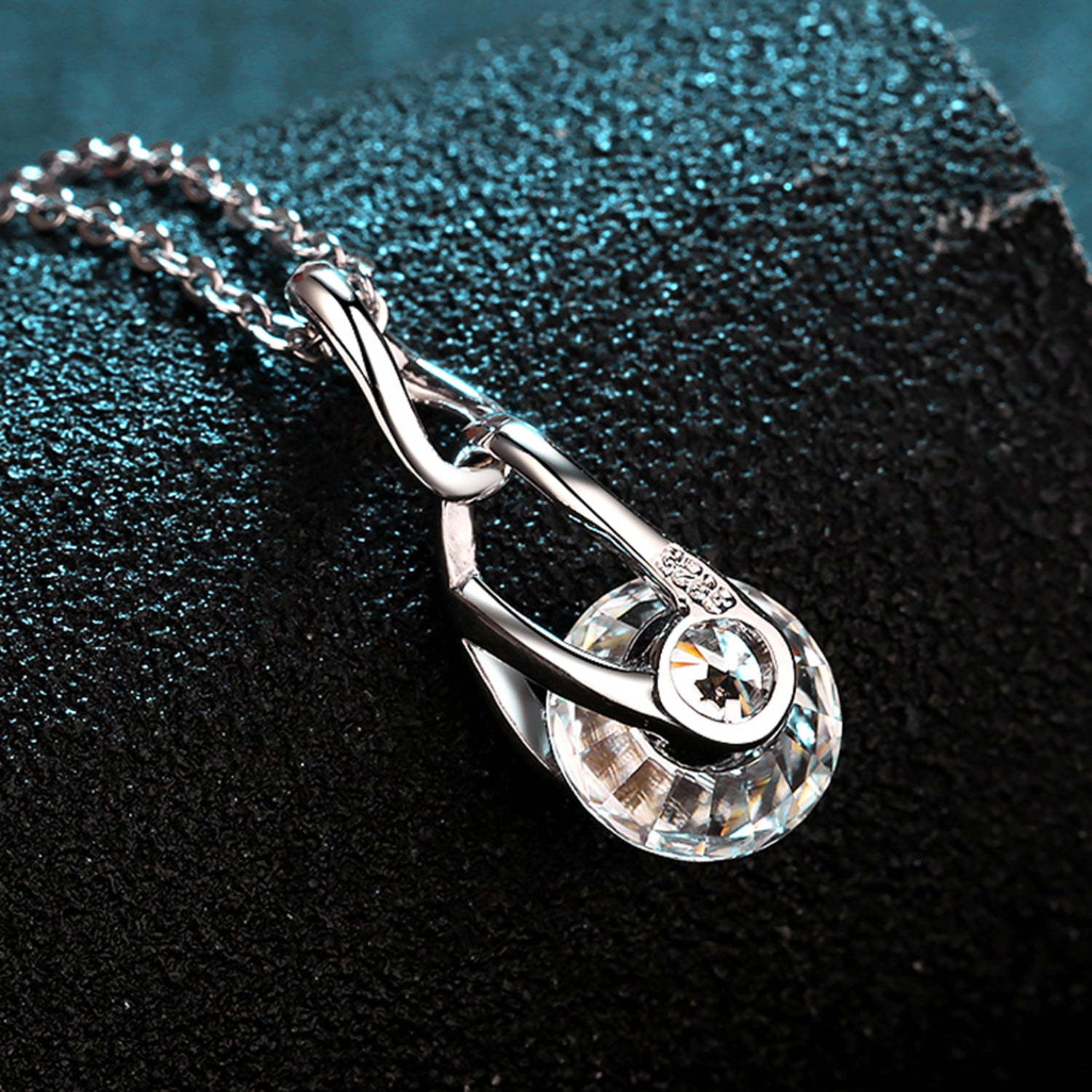 2 Carat Moissanite 925 Sterling Silver Necklace aa6212e1-7dd7-47de-b367-539a53c332ba-Max Trendsi