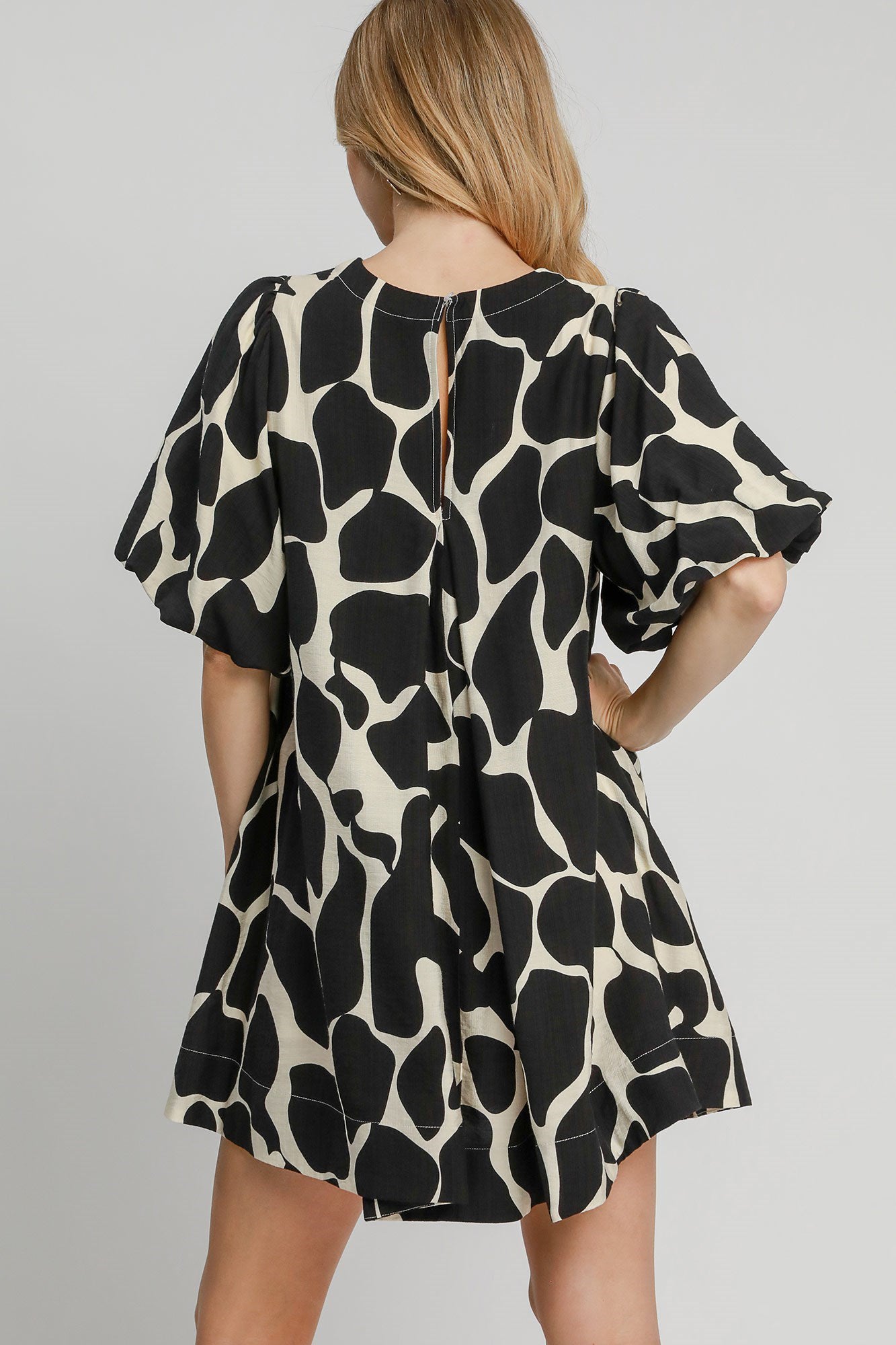 Umgee Full Size Two Tone Abstract Print Puff Sleeve Dress Plus Size aa887d4f-f20e-4430-8973-38deed052bea-Max Trendsi