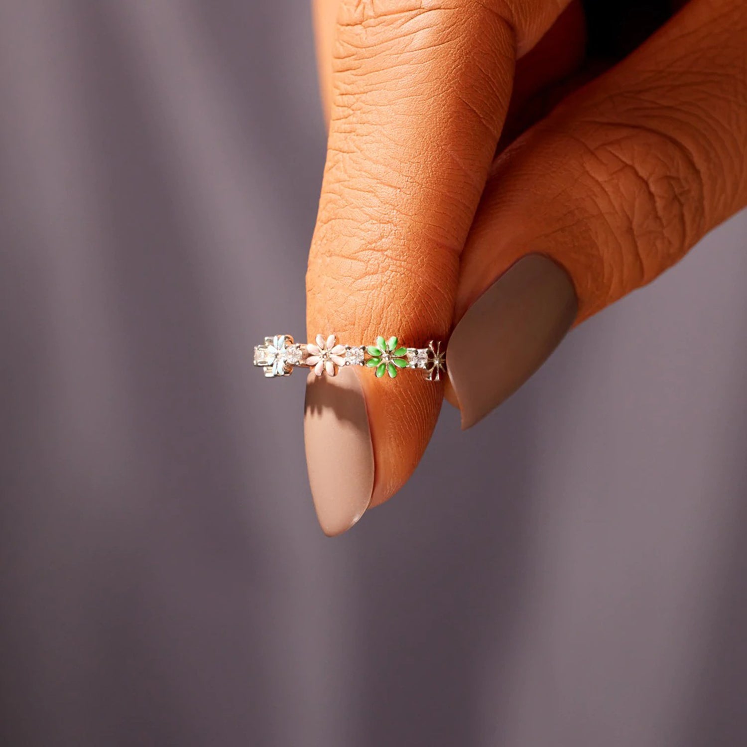 Flower Shape 925 Sterling Silver Zircon Ring ac42a85a-fafa-47d3-87d9-4055c1a1020b-Max Trendsi