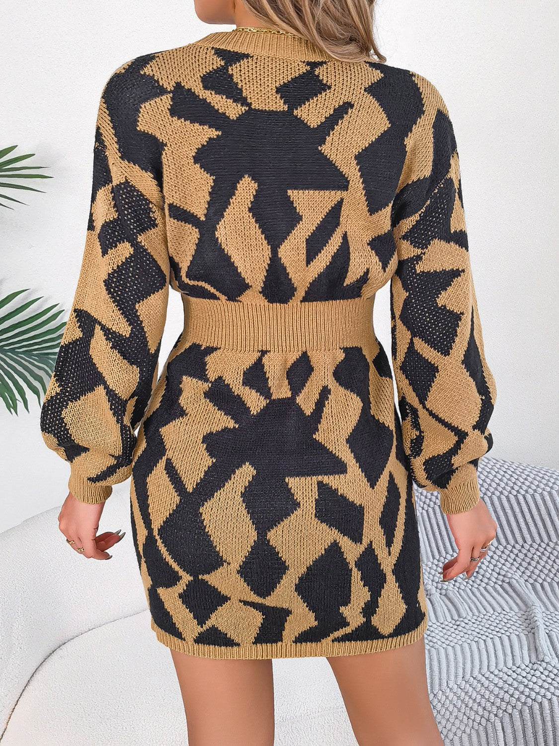Contrast Round Neck Cutout Long Sleeve Mini Sweater Dress acd9dcc9e7fe4f80a436f7723b899999-Max Glownestbest