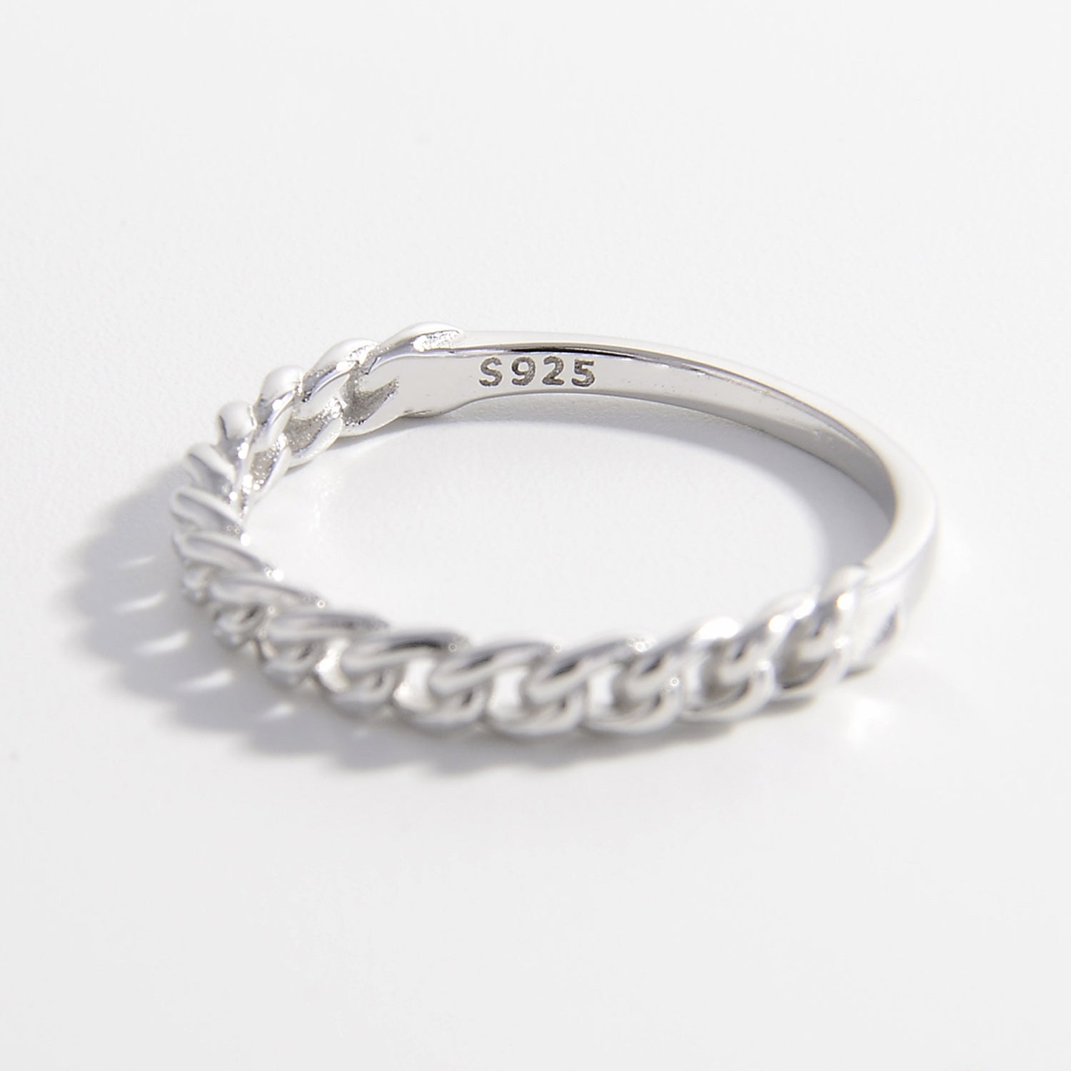 925 Sterling Silver Curb Chain Ring ad6d61f2-0faf-4cc2-af59-62b9f55a0d10-Max Trendsi