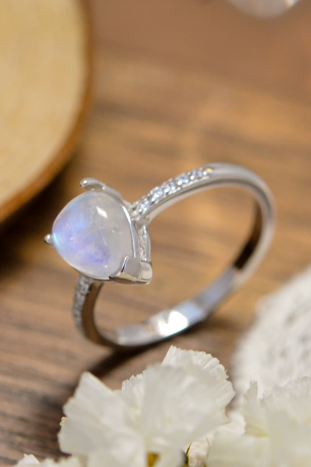High Quality Natural Moonstone Teardrop Side Stone Ring b138eb203e3b4521899f44790eca45dc-Max Trendsi