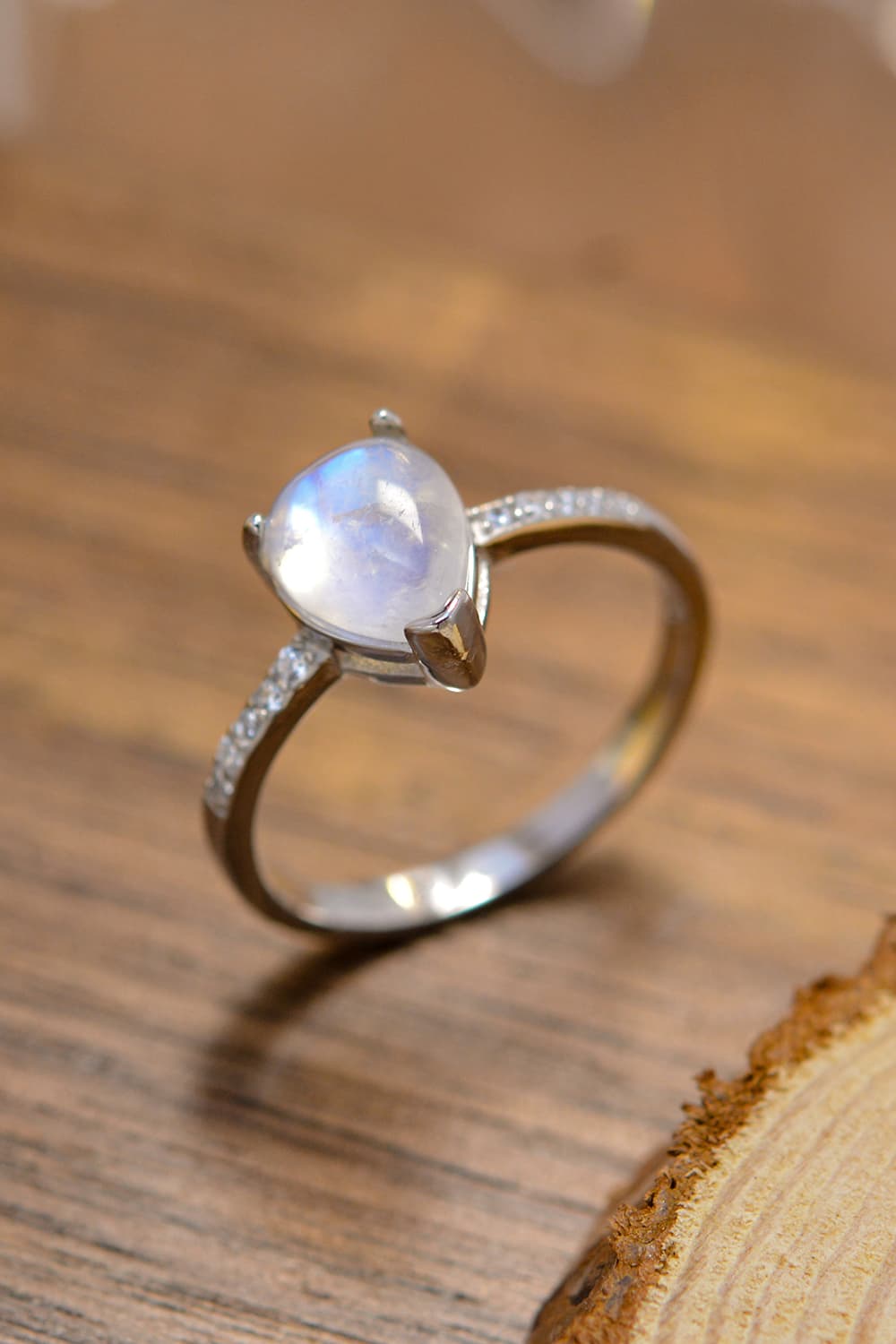 High Quality Natural Moonstone Teardrop Side Stone Ring b8ef1aa302bb43369a78b395875dfe3d-Max Trendsi
