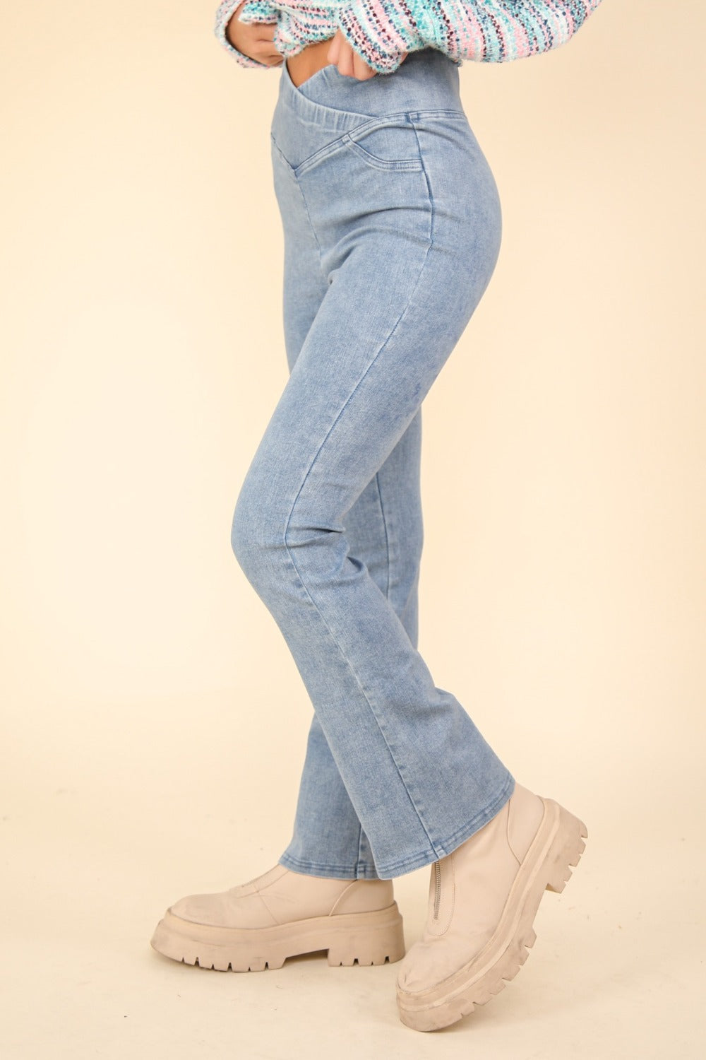VERY J Washed Denim Stretchy Crossover Waist Leggings bad3c638-febe-428e-bab2-17510a70cc52-Max Trendsi