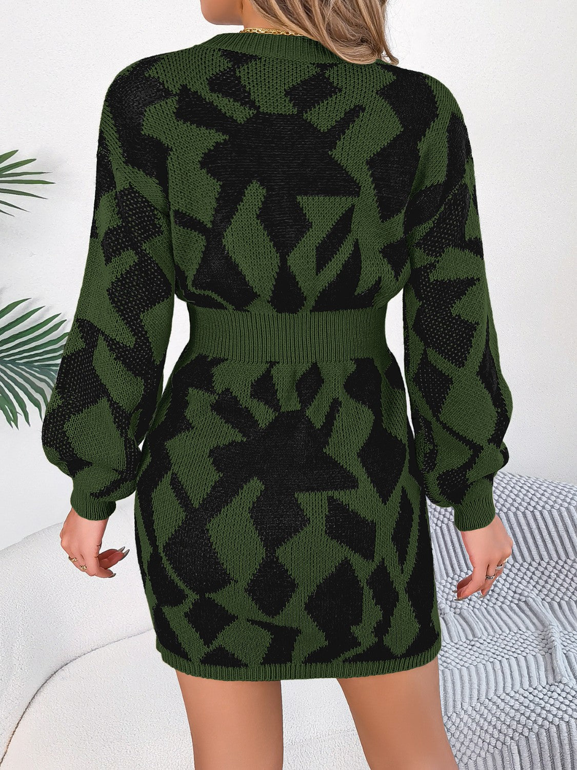 Contrast Round Neck Cutout Long Sleeve Mini Sweater Dress bea5d02dcd3541de953462c0ff6572dc-Max Glownestbest