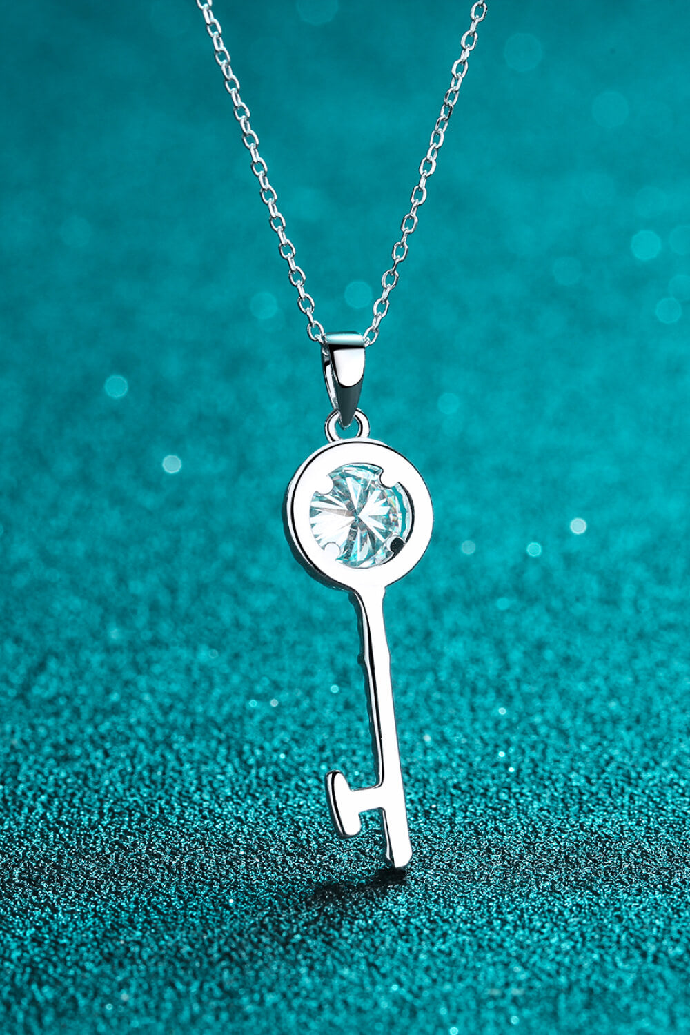 Adored Moissanite Key Pendant Necklace bede02a64b7f43528a338f4834d17a83-Max Trendsi