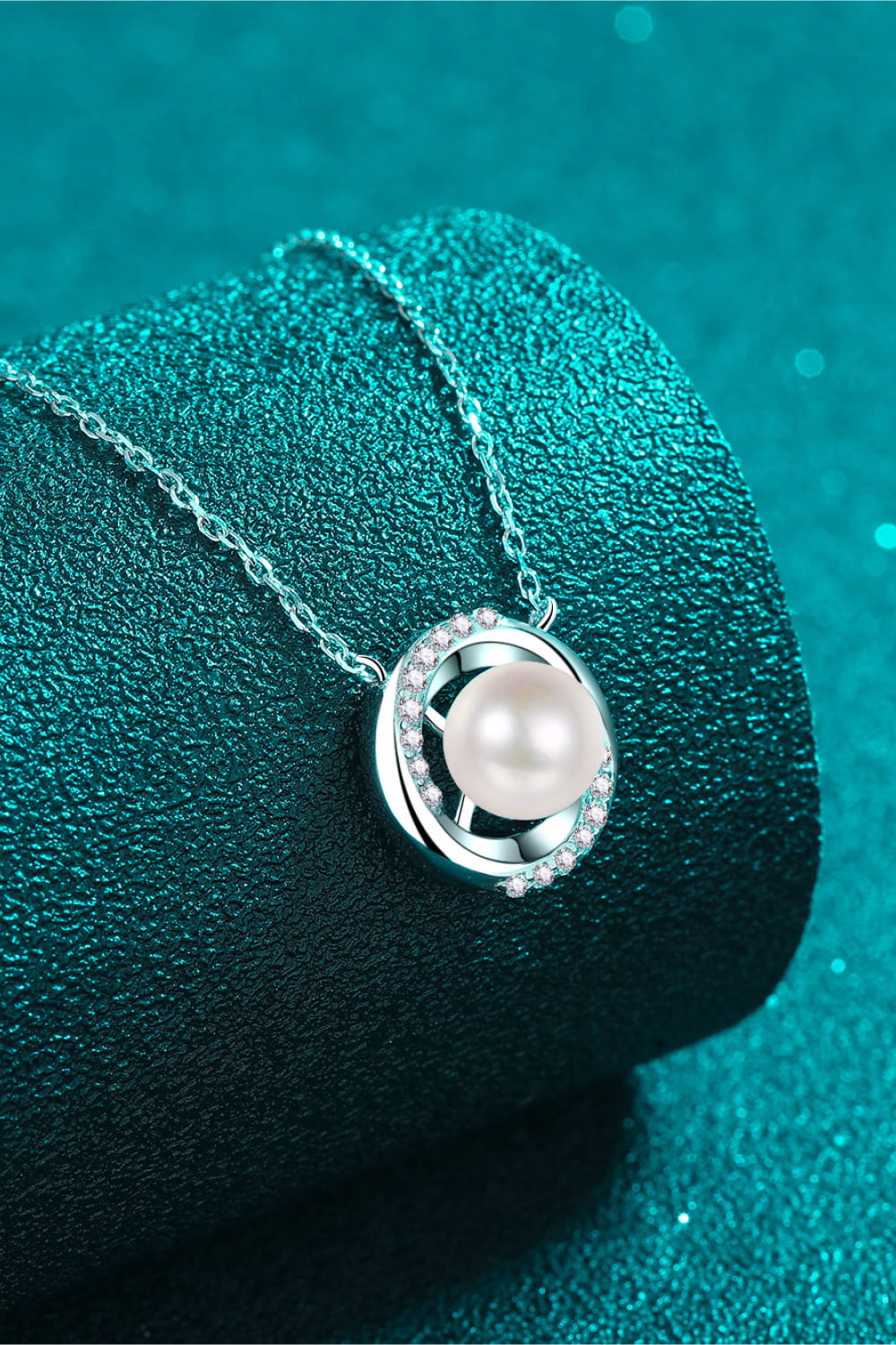 Moissanite Pearl Rhodium-Plated Necklace bf1e0848d69345b0bcbe104b02303ee7-Max Trendsi