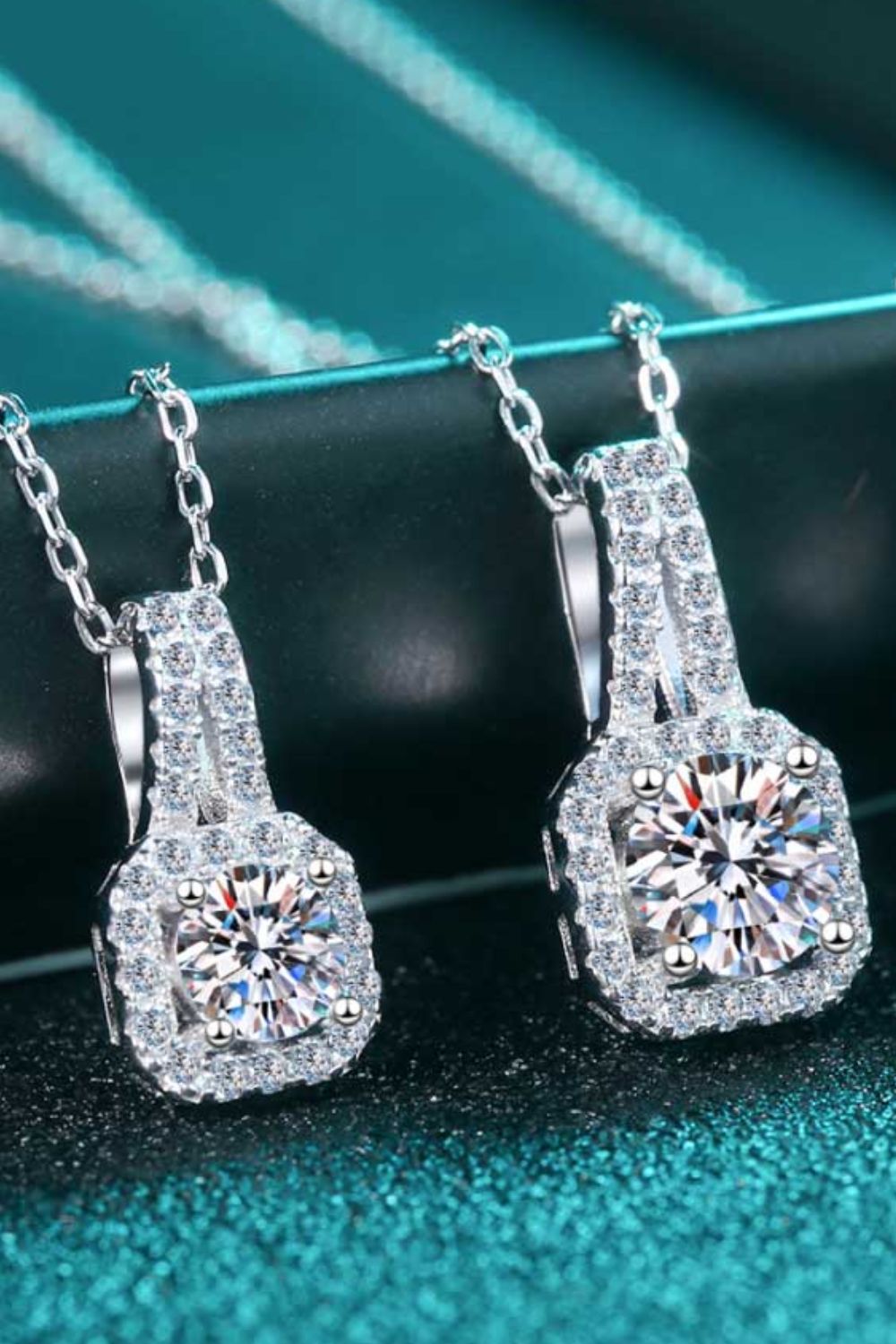 Look Amazing 2 Carat Moissanite Pendant Necklace bf1e2911562847cebe4d22fd839ff464-Max Trendsi