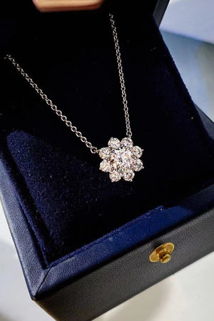 1 Carat Moissanite Floral Pendant Necklace bf780e5c6e3a46379a6f5388f60b9e59-Max Trendsi
