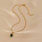 18K gold classic retro emerald design light luxury style necklace Only bff27814-cce9-4158-8f3d-fdfa399fc4d8 Artshiney