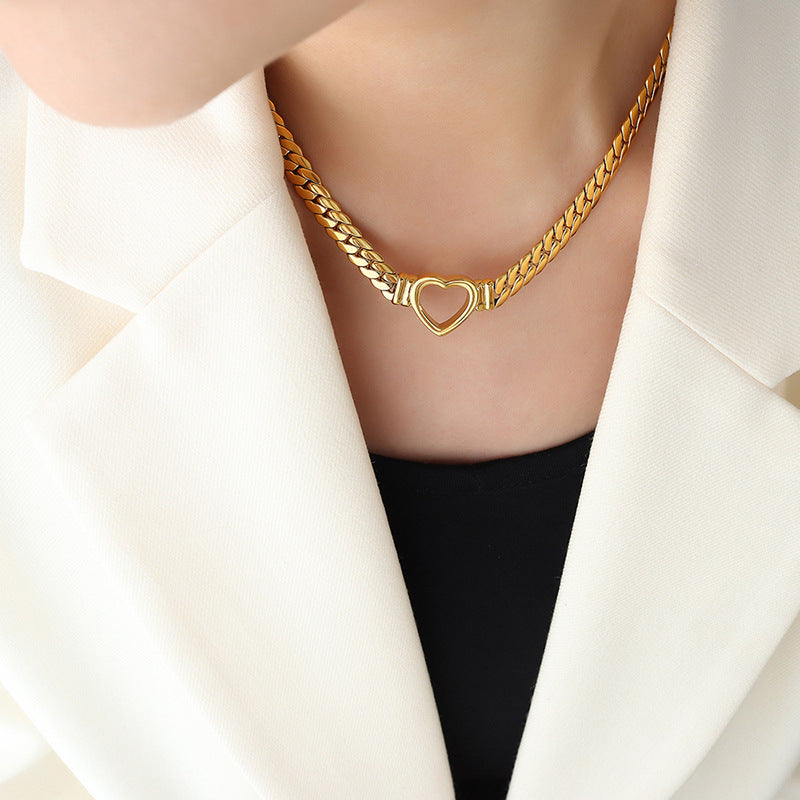 18K Gold Exquisite Hollow Heart Design Versatile Necklace c041f00f-6917-4043-aeca-01b87500acc1 Artshiney