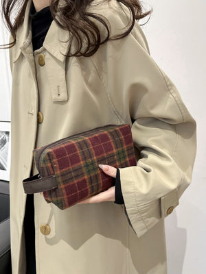 Contrast Plaid Clutch with Zipper c16259d3-b34f-4f64-948b-250df4080c97-Max Trendsi