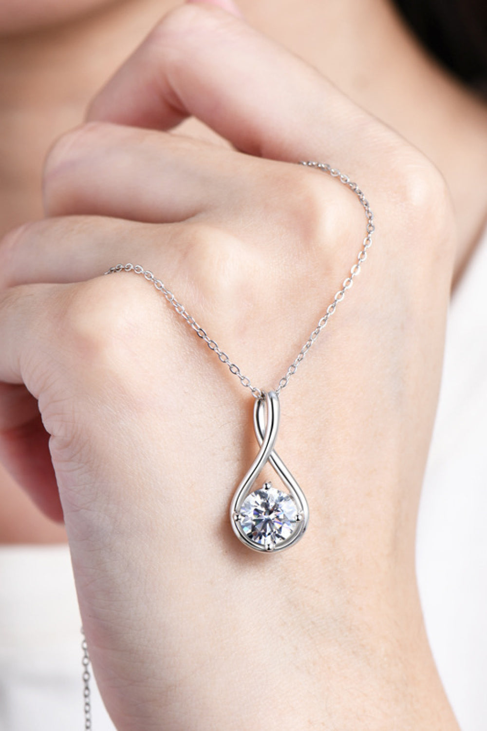 2 Carat Moissanite 925 Sterling Silver Necklace c2cac730333e45fba3ed20d236a01e95-Max Trendsi