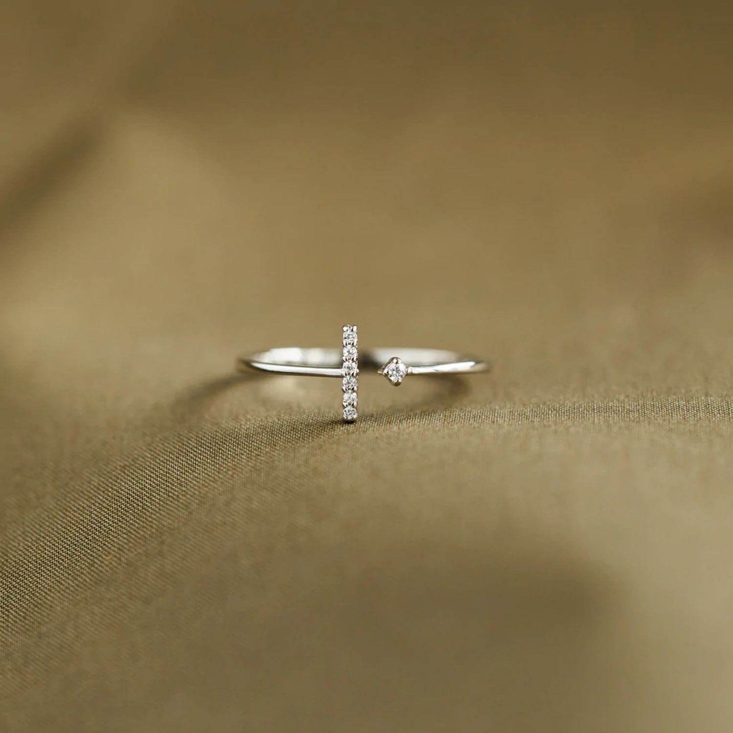 T Shape Inlaid Zircon 925 Sterling Silver Open Ring c721e893-7be7-4d50-81a7-b81836244f2d-Max Trendsi