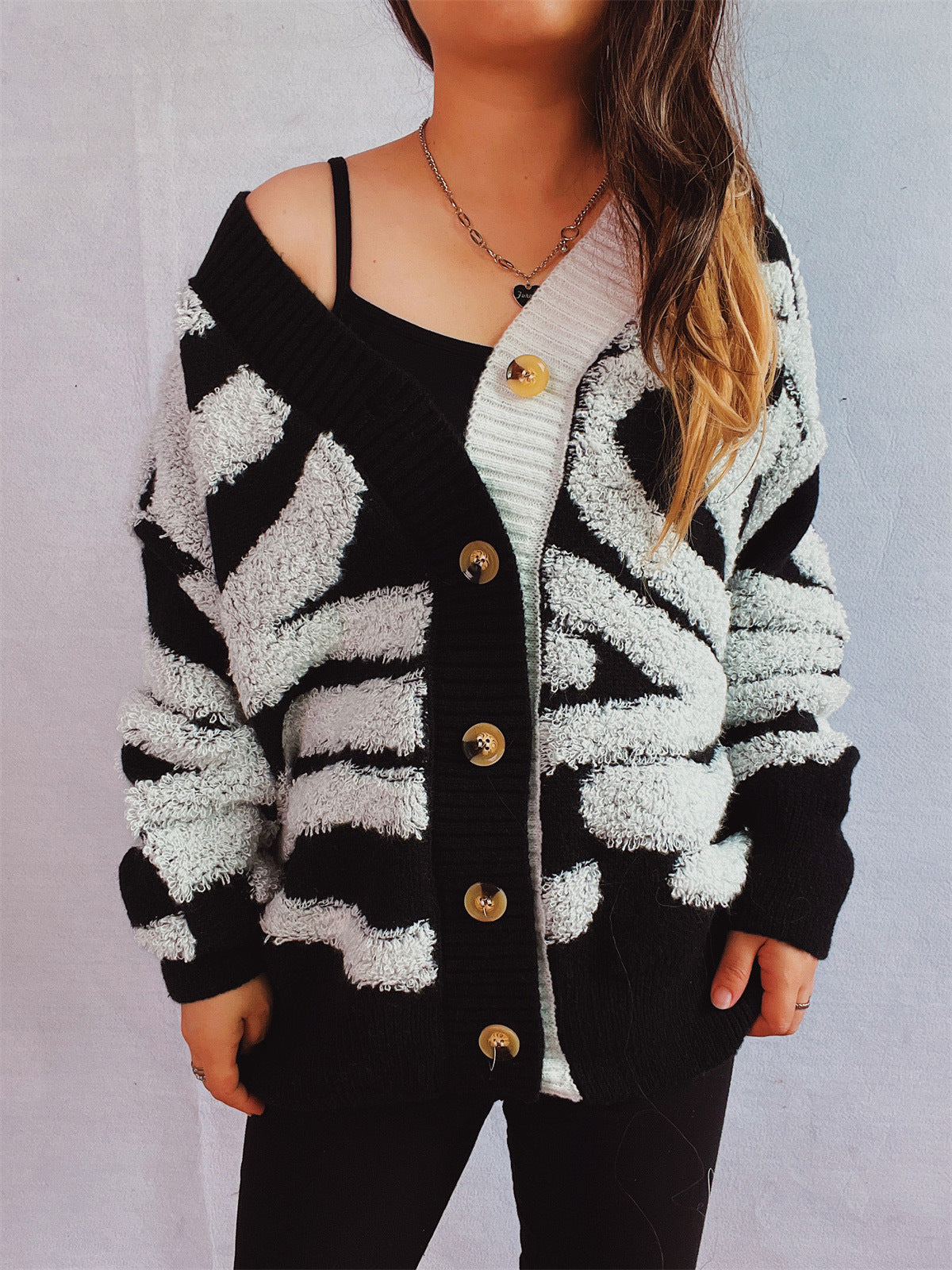 Contrast Button Up Long Sleeve Cardigan c9bc0552-caa9-4e9e-b3b9-85ca5fc11b0e-Max Glownestbest