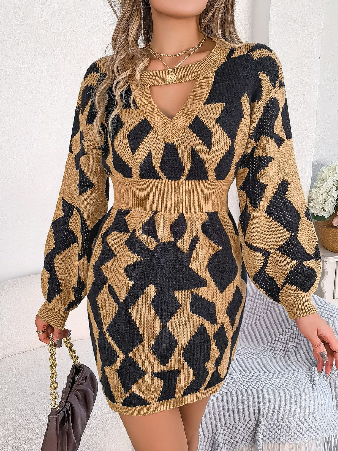 Contrast Round Neck Cutout Long Sleeve Mini Sweater Dress Khaki cb2654ae4fb54c838a29c32921276e36-Max Glownestbest