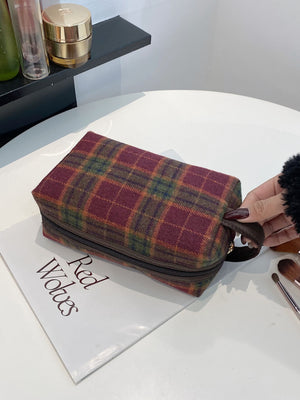Contrast Plaid Clutch with Zipper cd80e90e-1015-4363-91e9-701c169c2f5d-Max Trendsi