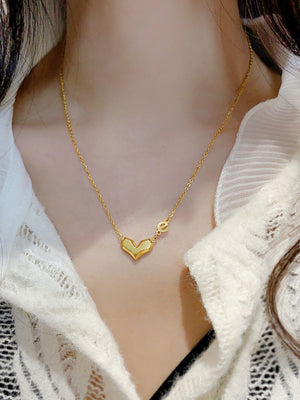 18K gold noble love heart with letter "e" design light luxury style necklace cdc16844-2e98-4d2d-813e-ab8ffa28f4f5 Artshiney