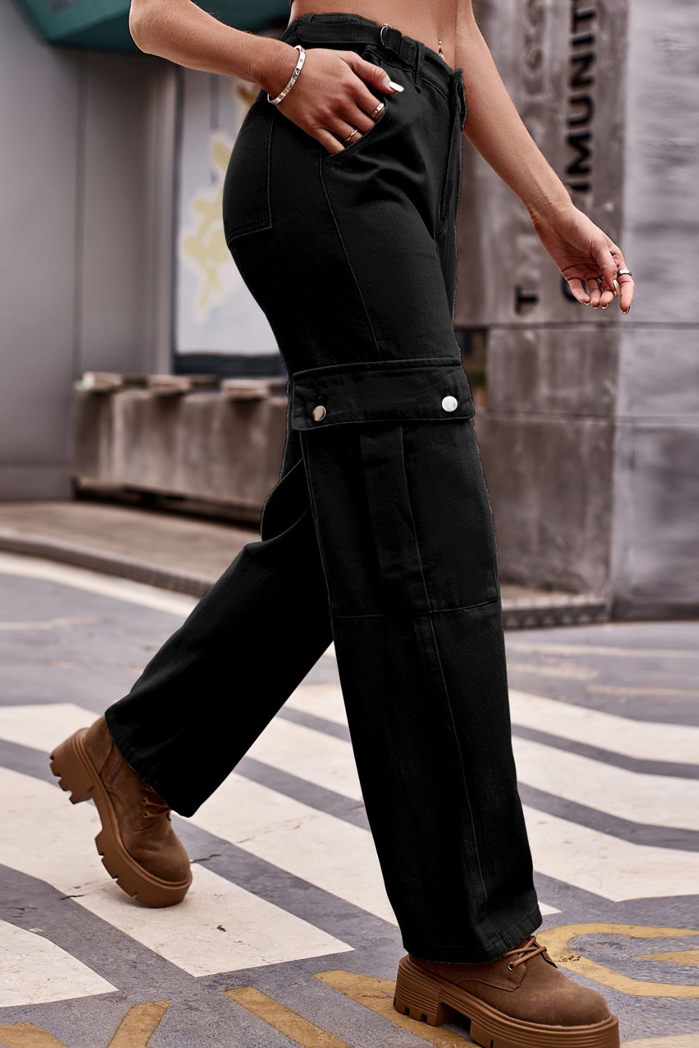 Buttoned Loose Fit Jeans with Pockets cf5a4c8ac0c146b785cd16692e30bc8f-Max Trendsi