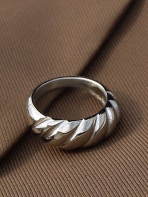 Ribbed Titanium Steel Ring d04aee02-dde2-4f02-983e-f57d7a7a62c9-Max Trendsi