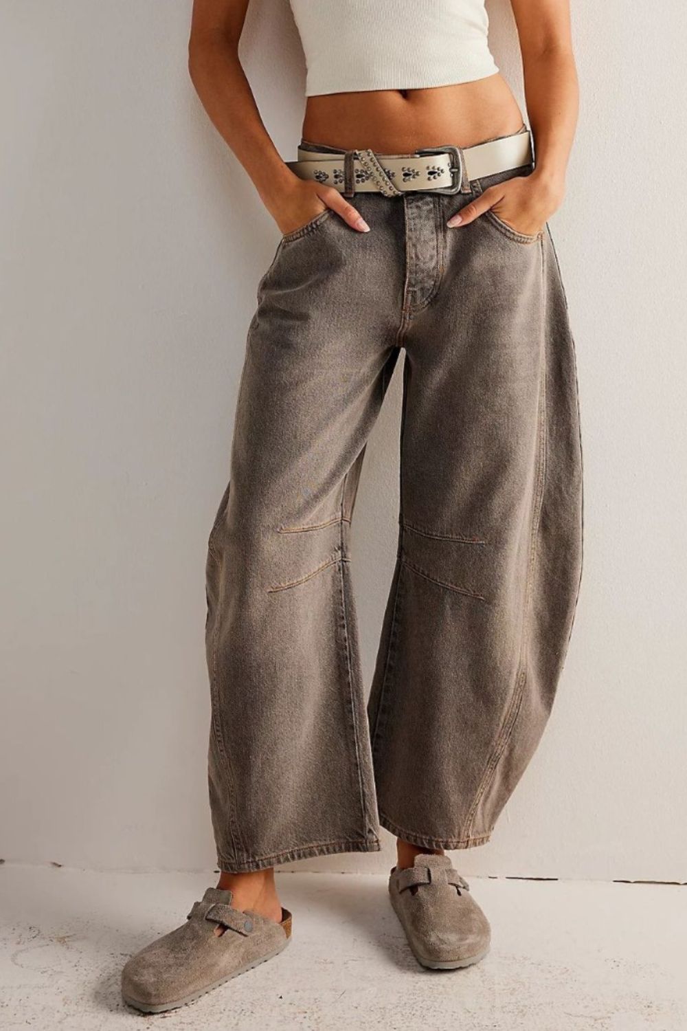 Wide Leg Jeans with Pockets Taupe d12b8649-0678-42c1-82a4-60f9b0d73858-Max Trendsi