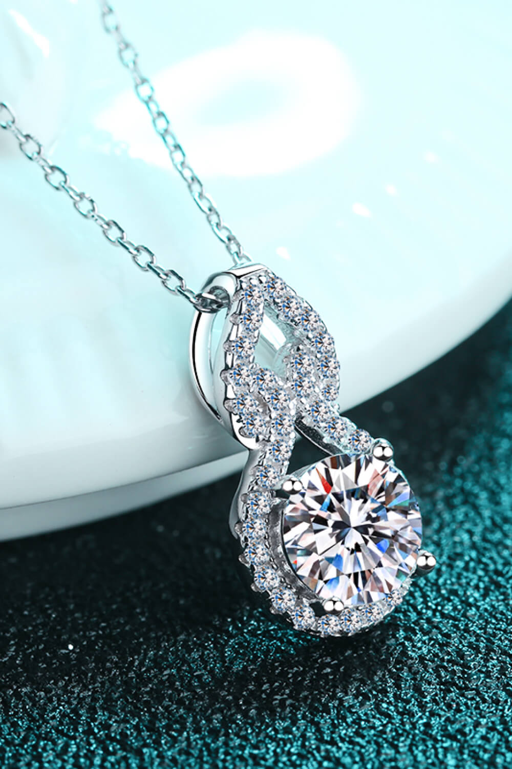 1 Carat Moissanite Pendant Necklace d98afbcb1d62423b8042d80b8b2fdbdd-Max Trendsi