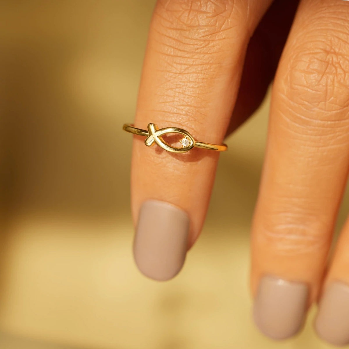 925 Sterling Silver Inlaid Zircon Fish Ring dd114e28-7afc-4bd1-89c5-bc0436ae15ed-Max Trendsi