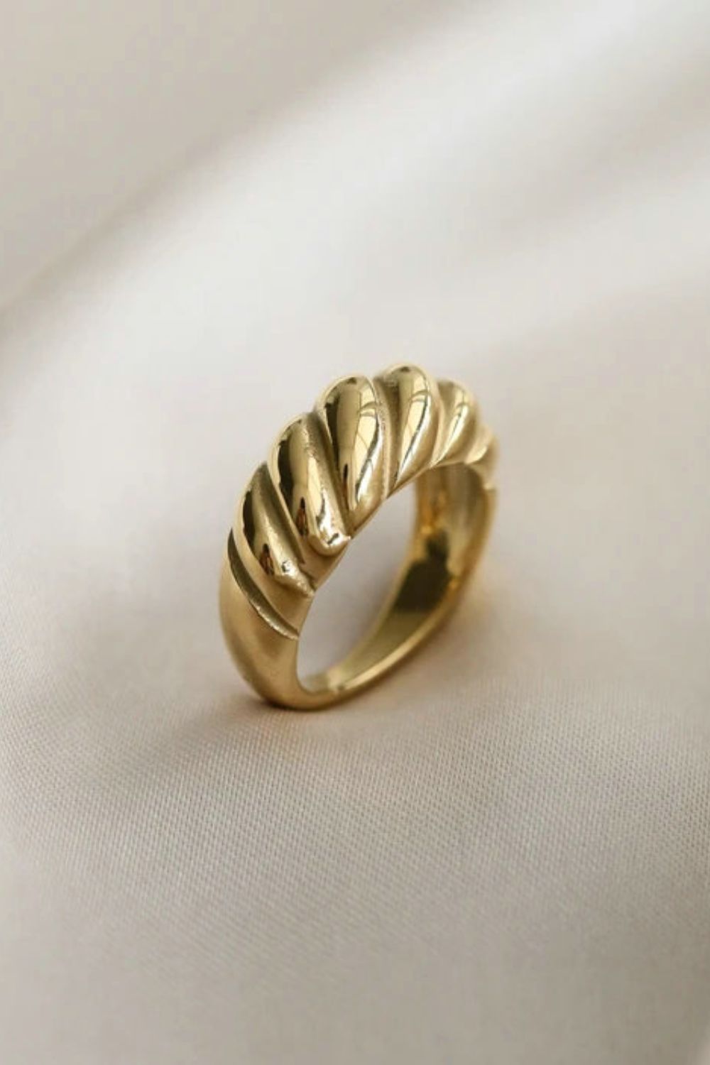 Gold Twisted Ring df5a0641cbe34af4bc0c1202d17eca87-Max Trendsi