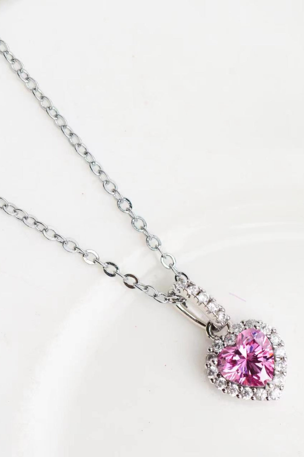1 Carat Moissanite Heart Pendant Necklace e0c97089a666495aa614416c629ad1ca-Max Trendsi