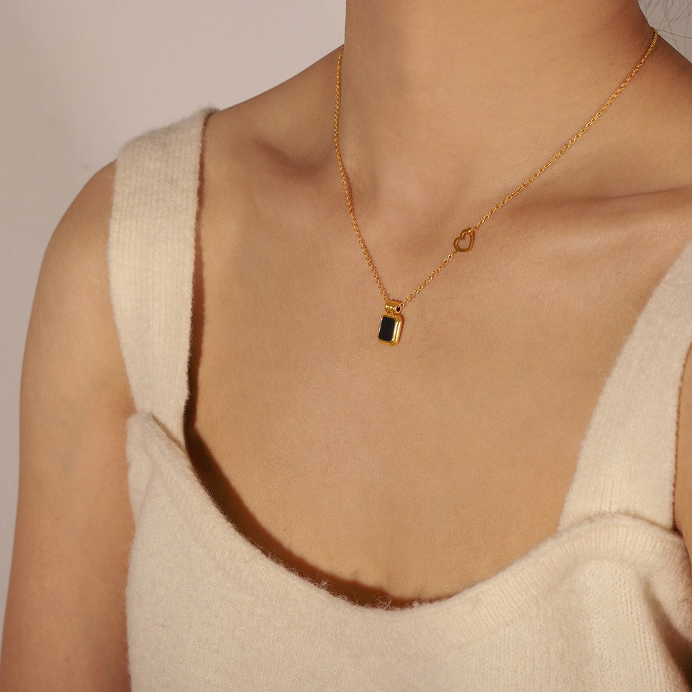 18K gold classic fashionable square plate inlaid gemstone design versatile necklace e14cea01-7c66-4790-a4c2-58e4f06f8833 Artshiney
