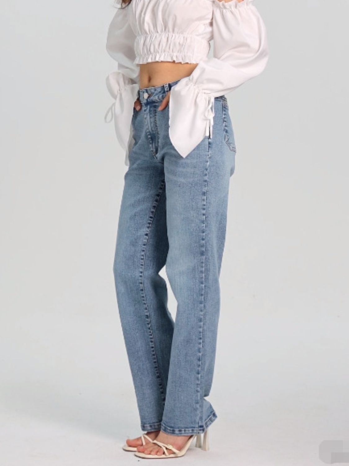 Straight Jeans with Pockets e2cd9c9a-e3c3-4595-ba57-6fa2108cd867-Max Trendsi