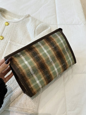 Contrast Plaid Clutch with Zipper e32e536c-fde6-4c67-be90-bd9f8843e4eb-Max Trendsi