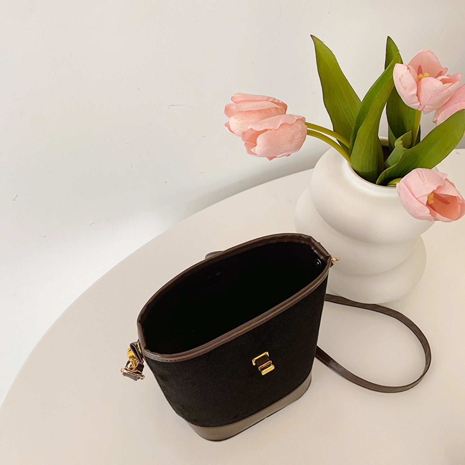 PU Leather Bucket Crossbody Bag e4724116-b3ac-4d50-b82a-fe91791f6b82-Max Trendsi