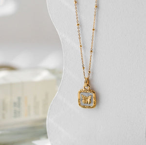 18K gold retro fashion square plate inlaid with gemstones and butterfly design light luxury style necklace e4c962a8-bb6d-4e50-b6b3-03cf51367b4c Artshiney