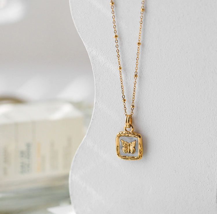 18K gold retro fashion square plate inlaid with gemstones and butterfly design light luxury style necklace e4c962a8-bb6d-4e50-b6b3-03cf51367b4c Artshiney