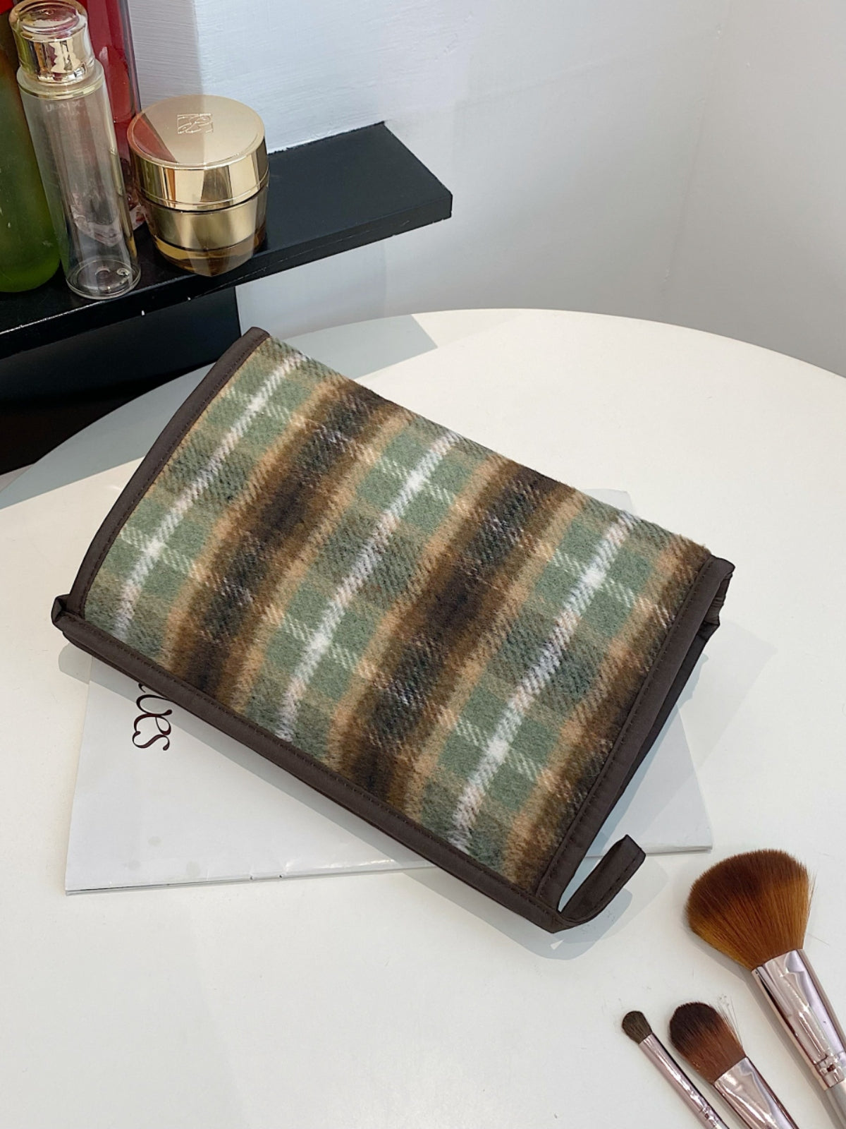 Contrast Plaid Clutch with Zipper e7af413e-3cc9-4fb4-b00f-5fa1e63ab893-Max Trendsi